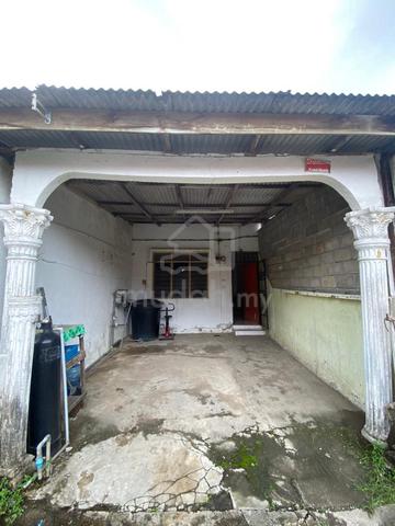 Berhampiran surau,masjid,kedai runcit dan lain-lain. 1