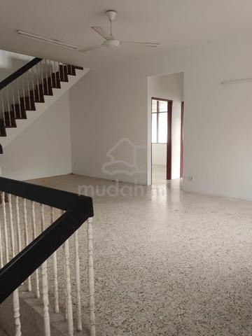 BUKIT GELUGOR Semi-D Near Lam Wah Ee Hospital 5-Bedrooms 3-Baths 1