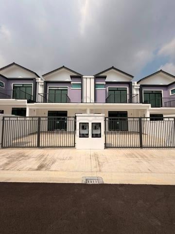 Brand New Unit π , Austin Duta 5 , Double Storey , Mount Austin 1