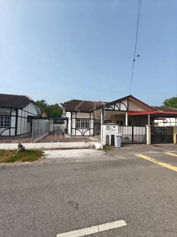 SEMI D CLUSTER Teres SETINGKAT TAMAN BANTING BARU KEJIRANAN MELAYU 1