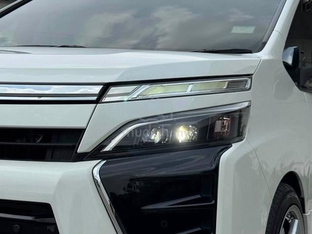 2021 Toyota VOXY 2.0 ZS KIRAMEKI III (A) - 5