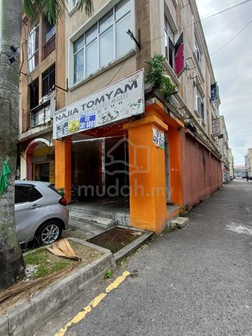 22’X70’, Repaint Wall End Lot Ground Floor Jalan Reko, Kajang 1