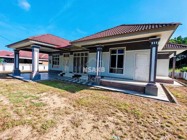 Banglo Luas di Machang 1