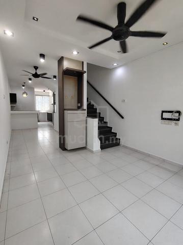 RAJA UDA Townhouse @ TAMAN ANGGERIK 1