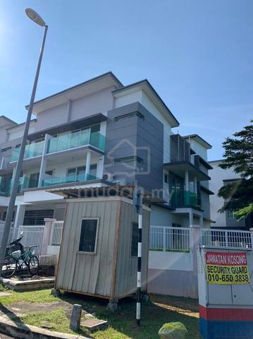 Brand new 3 storey landed corner house in puchong 1