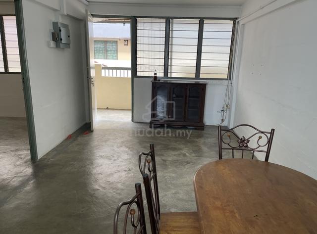 Rumah Pangsa Ujong Pasir 1