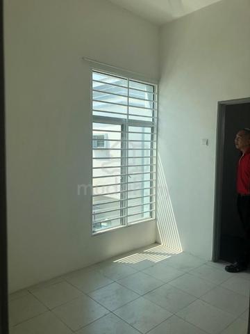 Double Storey Semi-D House SP 10 Bandar Saujana Putra 5