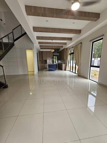 Legasi 1 End Lot BK8 – 2,811sf – Freehold – Partial Reno 1