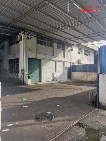 1.5 Storey Light Industry Semi-Detached Permatang Tinggi For Rent 1