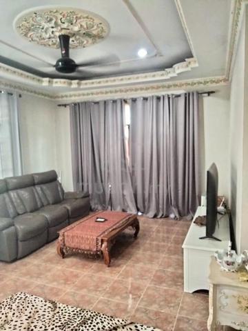 RUMAH BANGLO 1 Tingkat Tanah Luas Sebelah Taman Lagenda,Jelatok TM 1