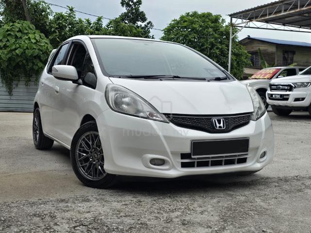 2013 Honda JAZZ 1.5 I-VTEC (A) 15' SPORT RIM 1 OWN - Cars for sale in ...