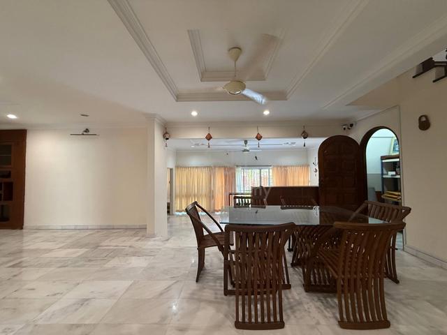 Rare! Double Storey Super-linked house at Minden Heights 1