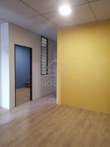 Premium rooms at king center near Swinburne University 1