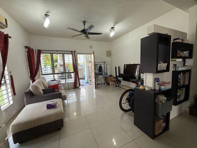 PARK VILLA TOWN HOUSE Puchong, Actual, Freehold, END LOT, LOWER FLOOR 1