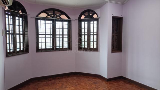 Double Storey House USJ 2  4room 3Bath 4