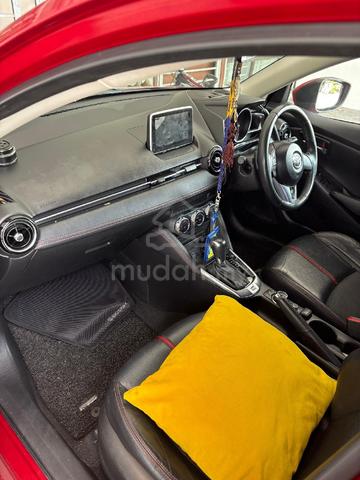 2015 Mazda 2 1.5 VR FACELIFT (A) - 3