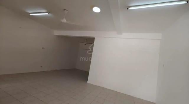 Lagenda Height 2.5 Terraced House for Rent 1