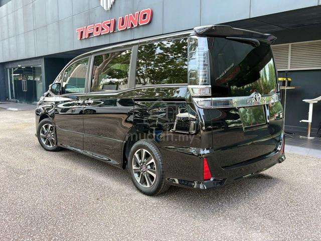 2021 Toyota VOXY 2.0 ZS KIRAMEKI III (A) - 4