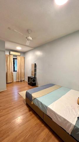 (Strategic Area !!) Walk to Mrt Sungai Besi, Medium/ master room KL 4