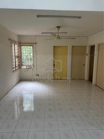 saujana apartment 1