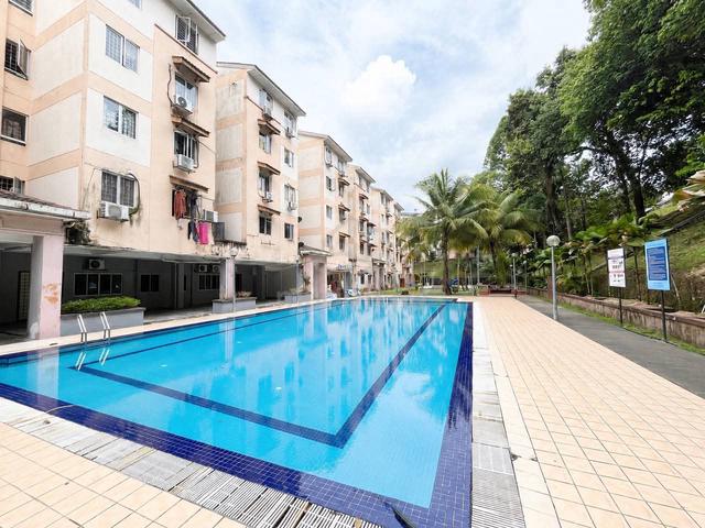 saujana apartment 1