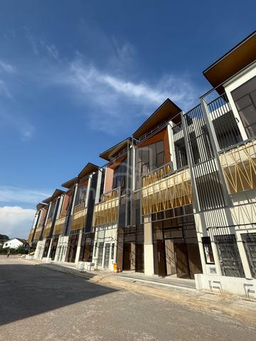 Hot Area Bukit Indah @ Indah Prime 2 Brand New Shop Lot Ground Floor 1