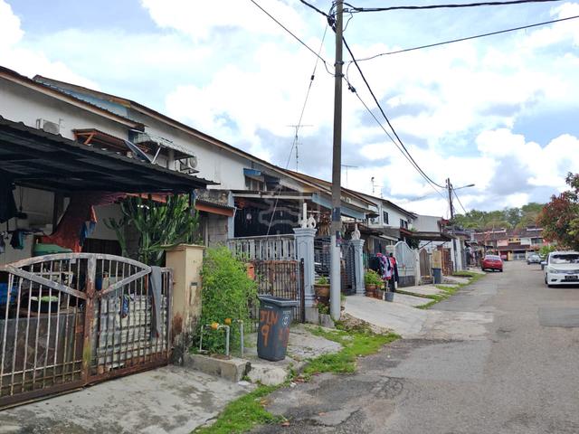 Full loan puteri wangsa double storey terracehouse ulu tiram cemerlang 1