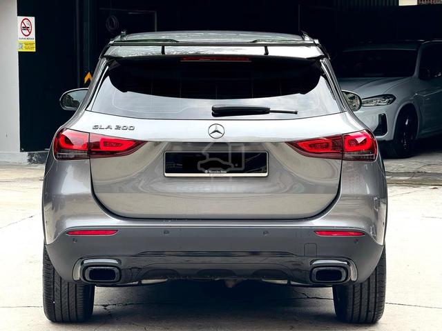 Mercedes Benz GLA200 1.3 AMG Turbo AmbtLight 1Owr - 4