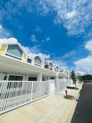 near highway,klia,sepang,nilai,cyberjaya,freehold,0%,2 stroey 1
