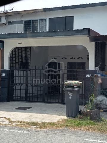 URGENT SALE! Rumah Double Storey Renovated Taman Cahaya Pontian 1
