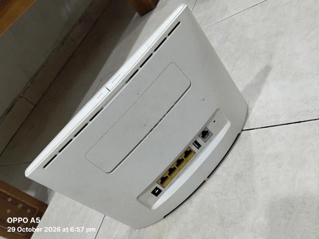 HUAWEI B525 Dan MI ROUTER 4A  - photo 2 of 6