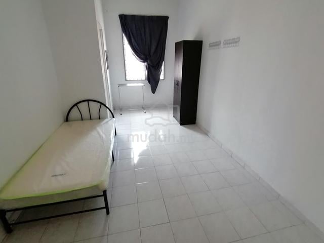 Bilik Single Lelaki Rumah Teres Free Parking 1