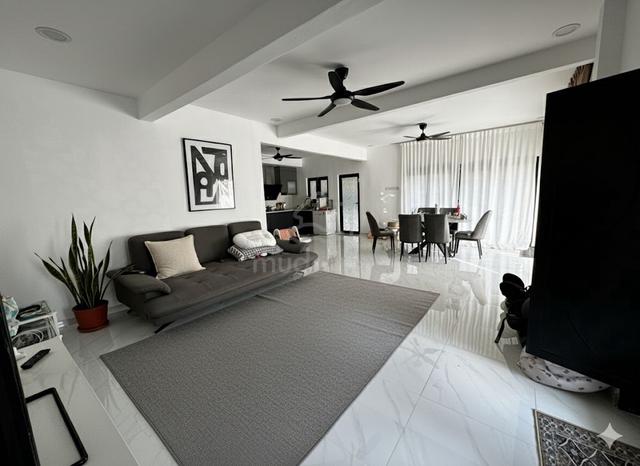 Bandar Baru Uda SemiD 6B4BR Freehold Nicely Renovated 1