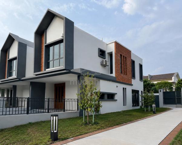 Part Furnished 2 Storey End Lot House in Ilham Residence 1,Elmina East 1