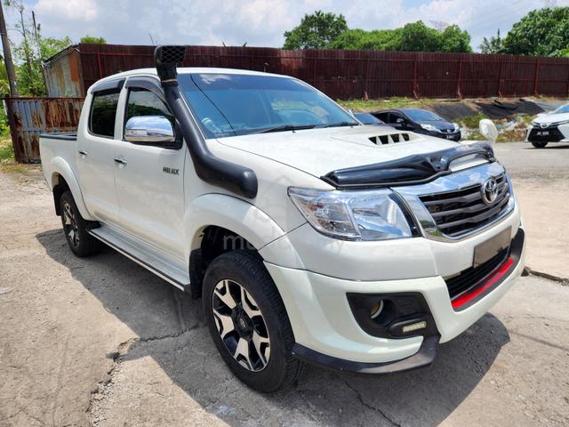2013 Toyota HILUX 2.5 G VNT TRD (M) I/COOLE S/ROOF - 2