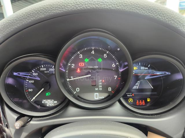 2022 Porsche Macan New Facelift Panoramic Roof - 4
