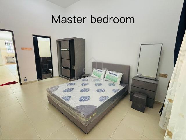 Muar bilik for rent (Female) Jalan Sungai Abong 1