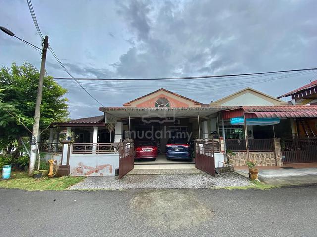 JALAN MANIS, Taman Manis Parit Raja Corner Lot Fully Renovated 1