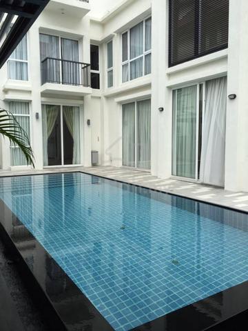 E&O 3storey super semi Detached for Rent 1