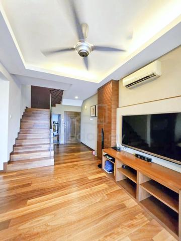 Sri York 1