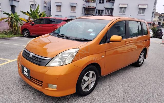 2004 Toyota Isis Platana Zmn10 1.8 Auto - 3