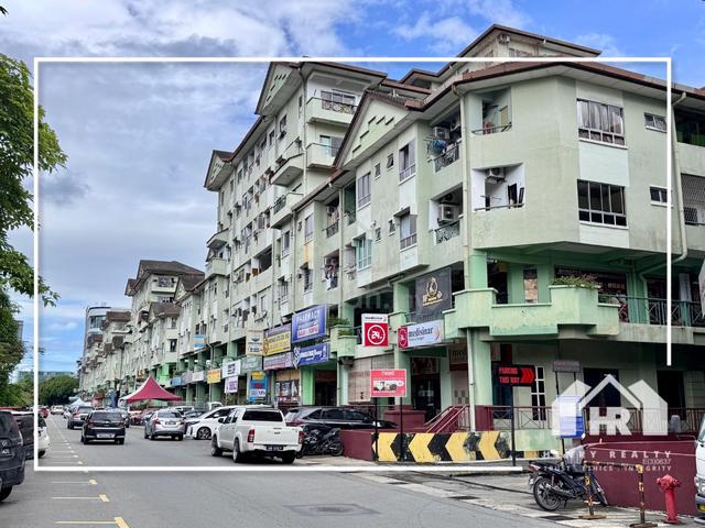 Api-Api Apartment 1