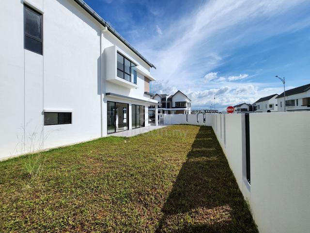CORNER LOT BRAND NEW 2 Sty Terrace Serenia Aiora Serenia City KLIA 3