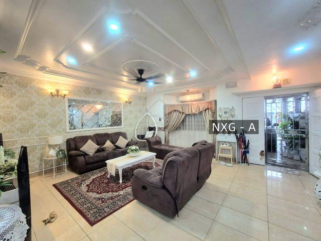 Partially Furnished!! 20x75 4R3B Taman Bayu Perdana 2Sty House Klang 1