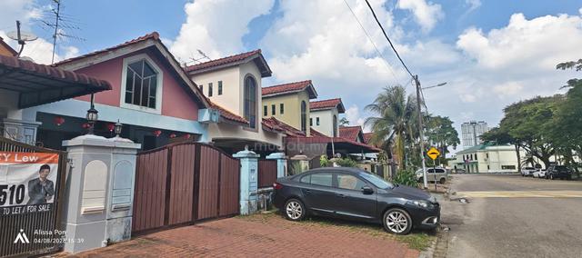 Single Storey Terrance House at Taman Molek 1