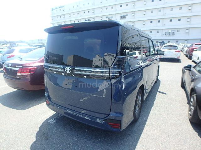 Toyota Voxy SG 2.0 blue-grey 8 seater KM low 4.5 B - 3