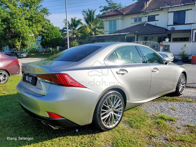 Lexus IS200 2.0 T LUXURY (A)WithNumber 92,HighLoan - 3