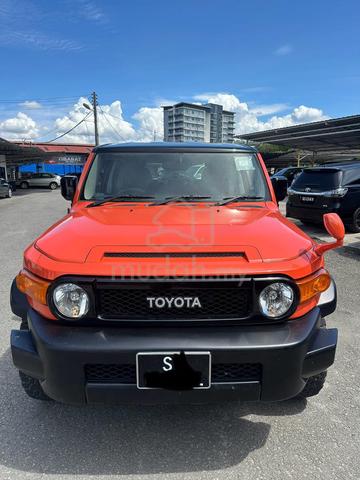 2011 Toyota FJ 4.0 CRUISER (A) - 4