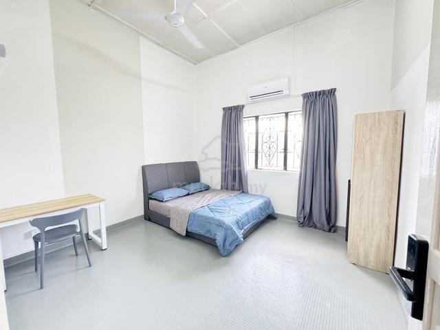 【New Renovated】Jalan Pedada Aircon Room at Taman Melodies, Johor Bahru 1