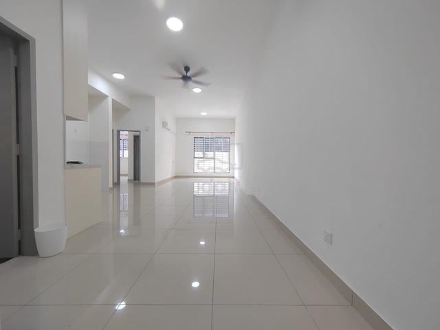 Avia Plus, Bandar Country Homes 1